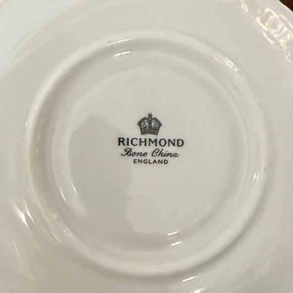 💰Vintage Richmond Bone China Teacup & Saucer Retro 1970’s White Rose Brown Leaf. - Picture 5 of 11